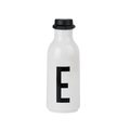 Design Letters Juomapullo 0,5 litraa, valitse kirjain a-z E