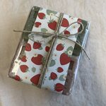 Marseille soap bars in cellophane, strawberry Oliivi ja myski