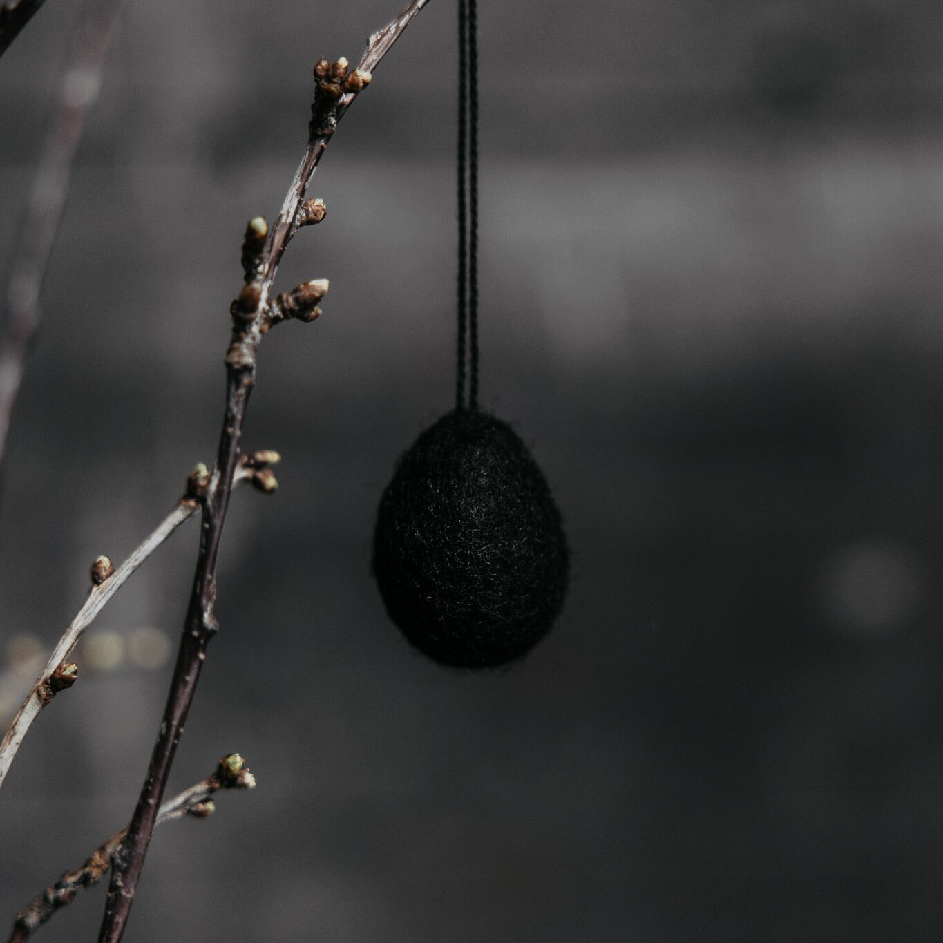 Storefactory Ullås huovutettu muna 2 x 3 cm - VALITSE VÄRI Musta