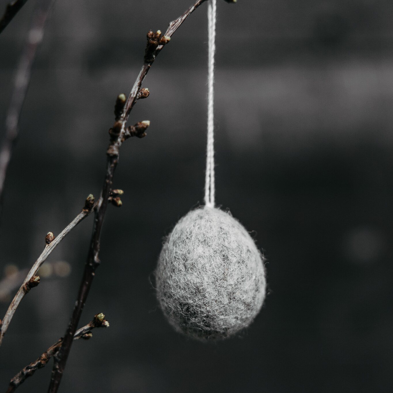 Storefactory Ullås huovutettu muna 4 x 5 cm - VALITSE VÄRI Vaaleanharmaa