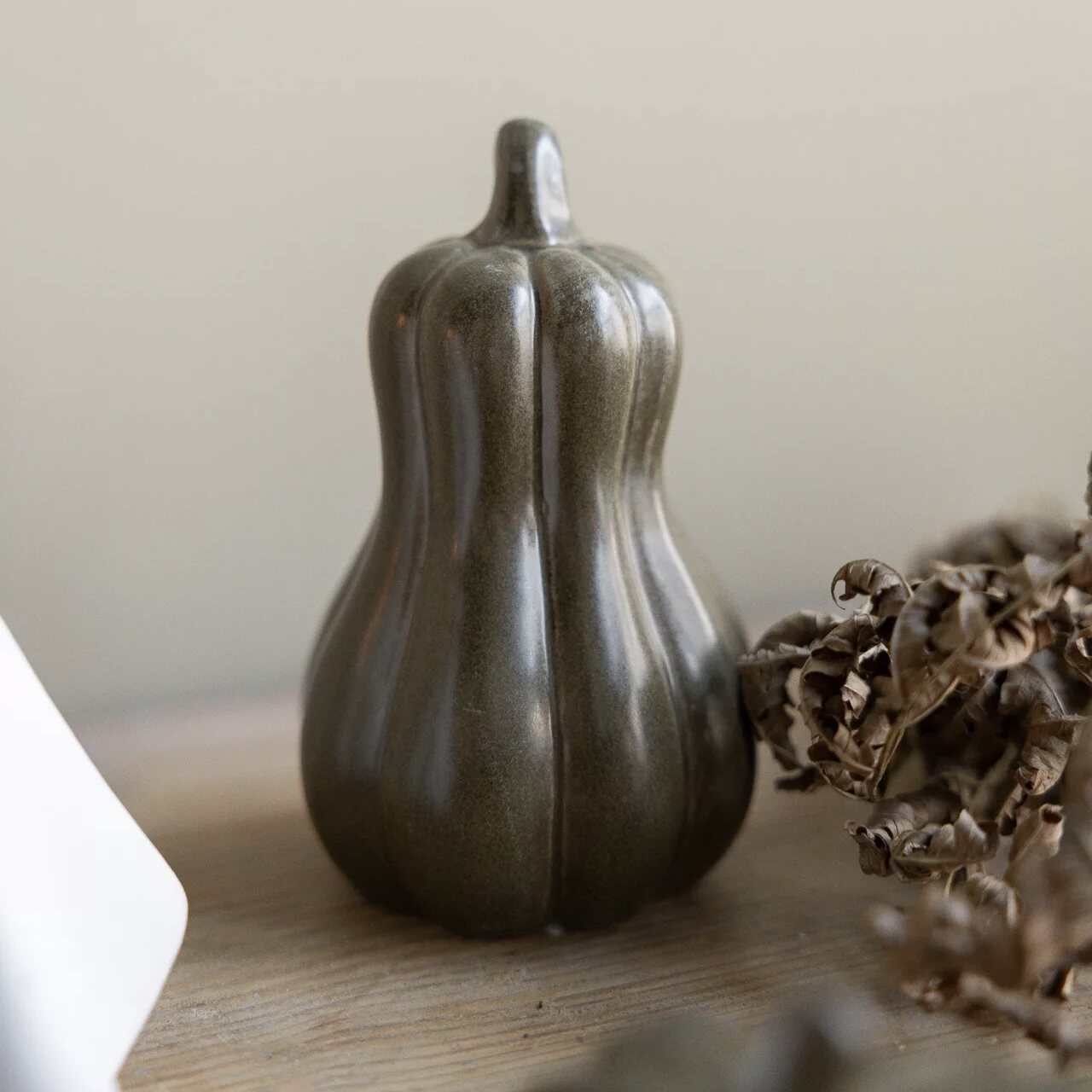 Storefactory Hovsvik kurpitsa 8 x 8 x 13 cm - VALITSE VÄRI Vihreä