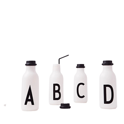 Design Letters Juomapullo 0,5 litraa, valitse kirjain A-Z