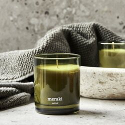 Meraki Scented candle, Oud leaf