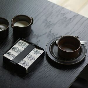Miiko Design Servettiteline 13,5 x 13,5 x 3,5cm, musta/musta hihna
