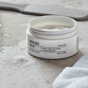 Meraki Calm Cedar jalkasuola 200 ml, Cosmos Natural