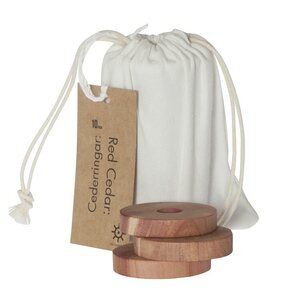 Iris Hantverk Red Cedar wood Rings, 10 pcs in cotton bag