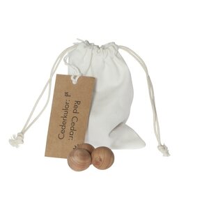 Iris Hantverk Red Cedar wood Balls, 15 pcs in cotton bag