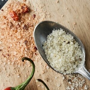 Nicolas Vahe Lahjapakkaus suolaseokset parmesaani & basilika ja chilisekoitus