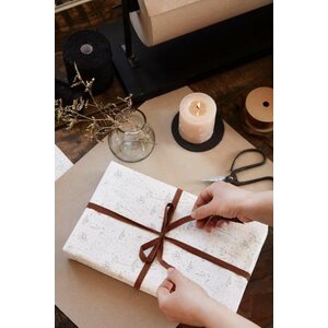 Ib Laursen Green grass and umbels gift wrapping paper 52,5 cm x 2 m
