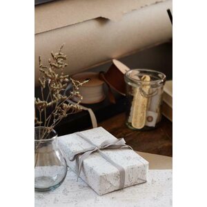 Ib Laursen Green grass and umbels gift wrapping paper 52,5 cm x 2 m