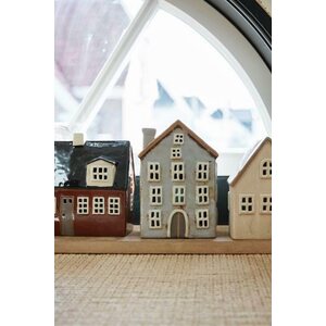Ib Laursen Talo kynttilälyhty ruskea pystyikkunalla, 7,5 x 16 x 13 cm