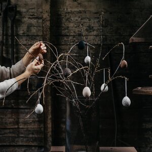 Storefactory Ullås huovutettu muna 4 x 5 cm - VALITSE VÄRI