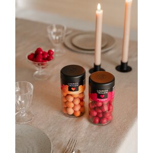 Lakrids By Bulow LOVE Peaches suklaakuorrutteinen lakritsi 295 g, regular
