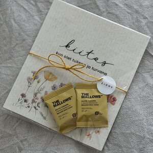Kiitos, kun olet tukena ja turvana tiskirätti ja 2 kpl vaahtokarkki