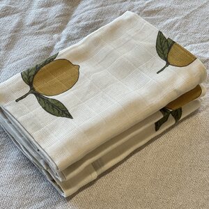 Konges Slojd Mon grand citron muslin cloth 65 x 65 cm, off-white/yellow/green