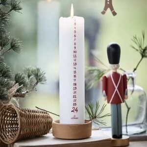 Ib Laursen 1-24 kalenterikynttilä 25 cm valkoinen/punainen