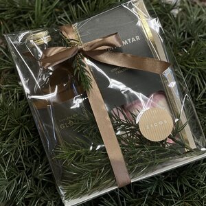 Lahjapakkaus glögi ja vaahtokarkkitontut