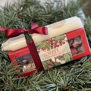 Lahjapakkaus piparminttutoffee ja kynttilät, punainen