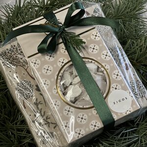 Lahjapakkaus Kanelimamman toffee ja Jänömetsä-servetit