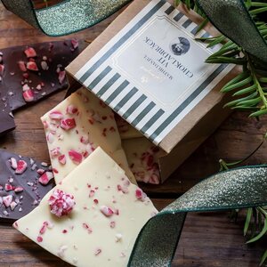 Sockerbageriet Mathildan valkosuklaa piparminttumuruilla 80 g