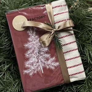 Lahjapakkaus Julgran servetit + Holly keittiöpyyhe