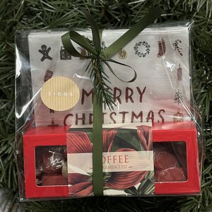 Lahjapakkaus piparminttutoffeet ja servetit