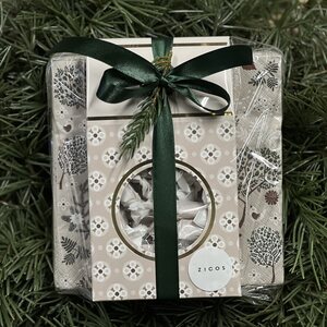 Lahjapakkaus Kanelimamman toffee ja Jänömetsä-servetit