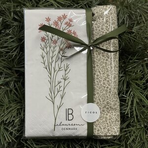 Pink flower servetit + keittiöpyyhe sellofaanissa