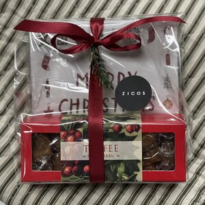 Lahjapakkaus piparkakkutoffeet ja servetit