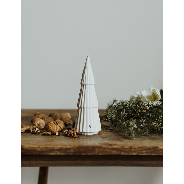 Storefactory Grandalen white ceramic Christmas tree 7 x 20 cm