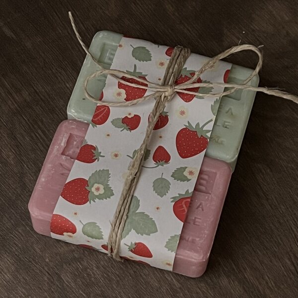Marseille soap bars in cellophane, strawberry