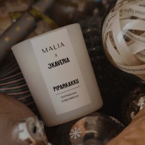 Jouluiset kynttilät, kynttilänjalat ja huonetuoksut