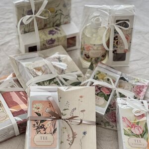 Valmiit lahjapakkaukset